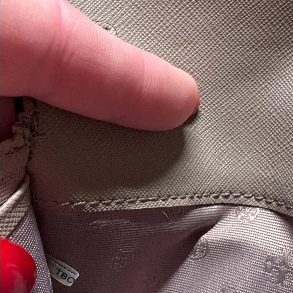 TORY BURCH Women’s Purse,Crossbody. Excellent Condition.Comes with/dust bag.
